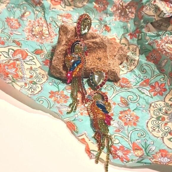 New ZARA Parrot Rhinestone Earrings - Picture 3 of 7